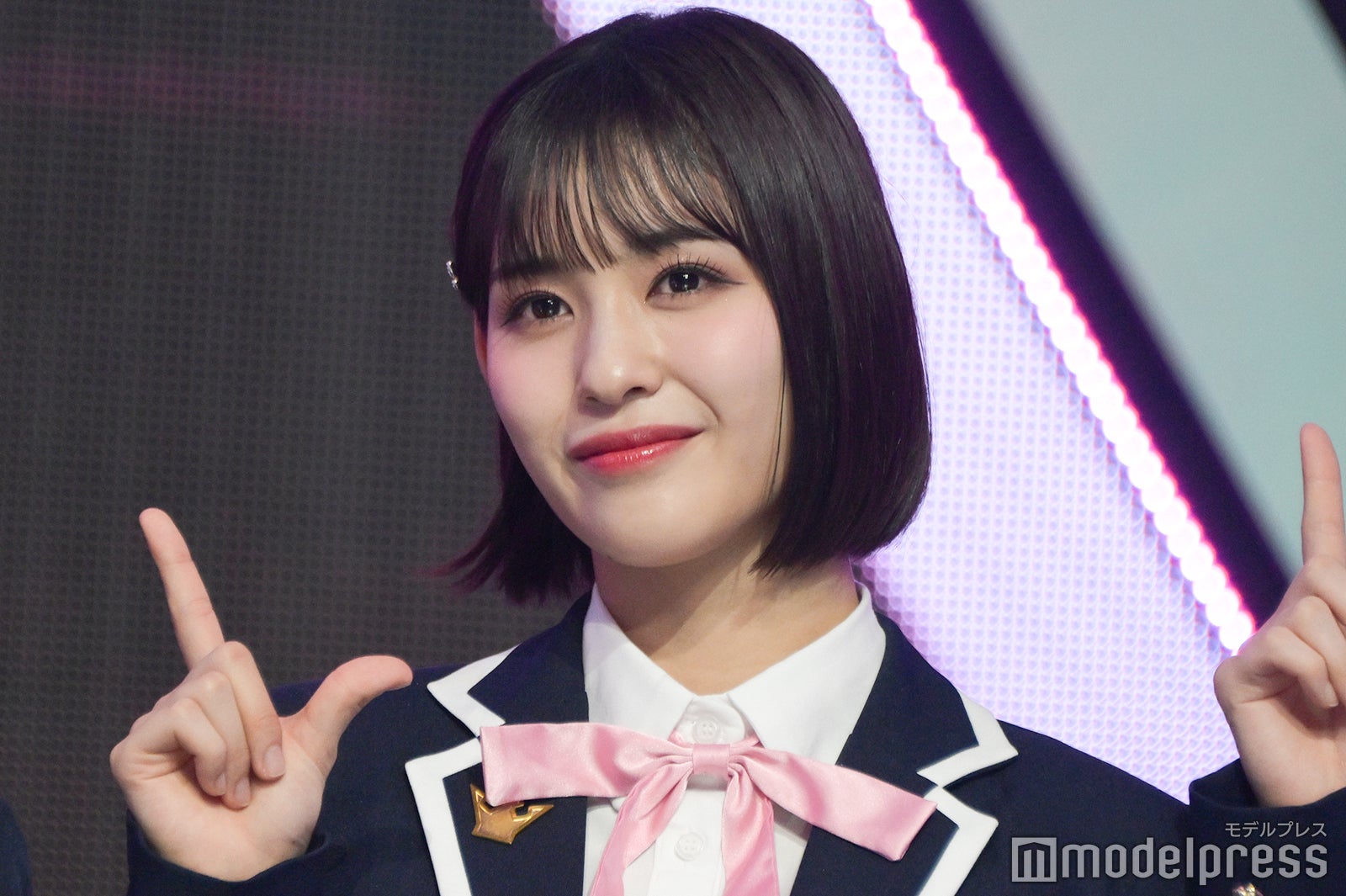 鷲尾伶菜、元Girls2石井蘭「日プ女子」でのデビュー決定を祝福
