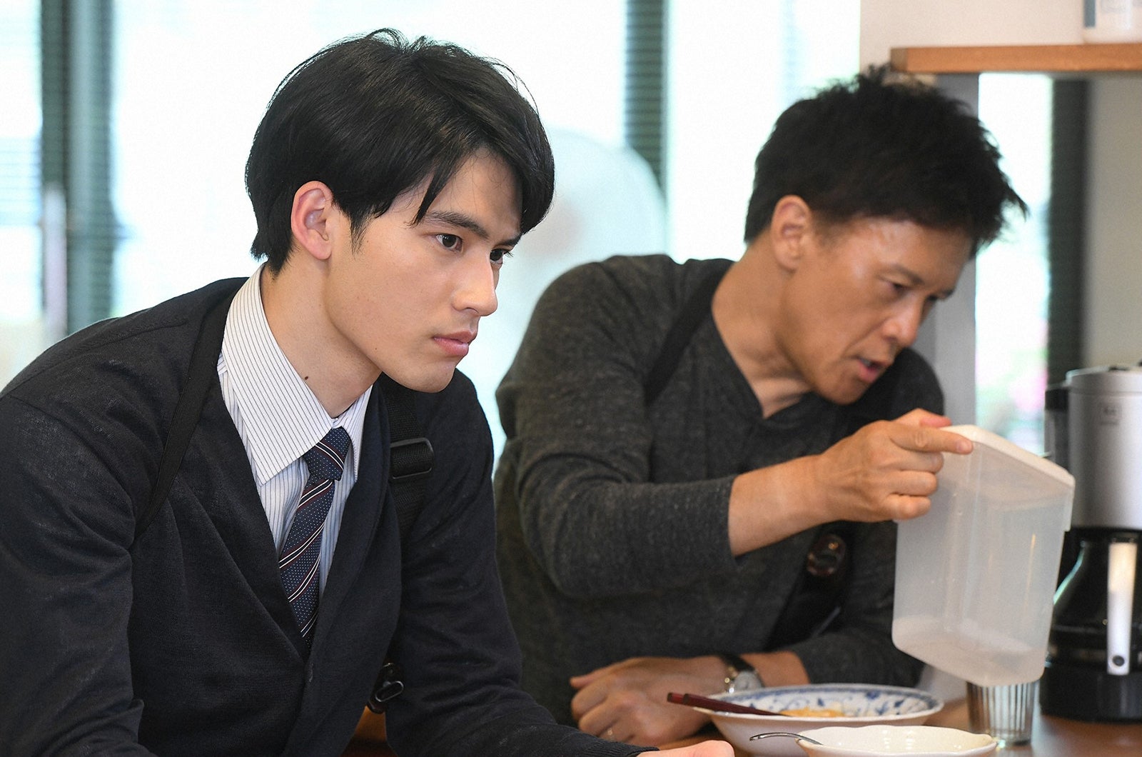 岡田健史、橋本じゅん／「MIU404」第4話より（C）TBS