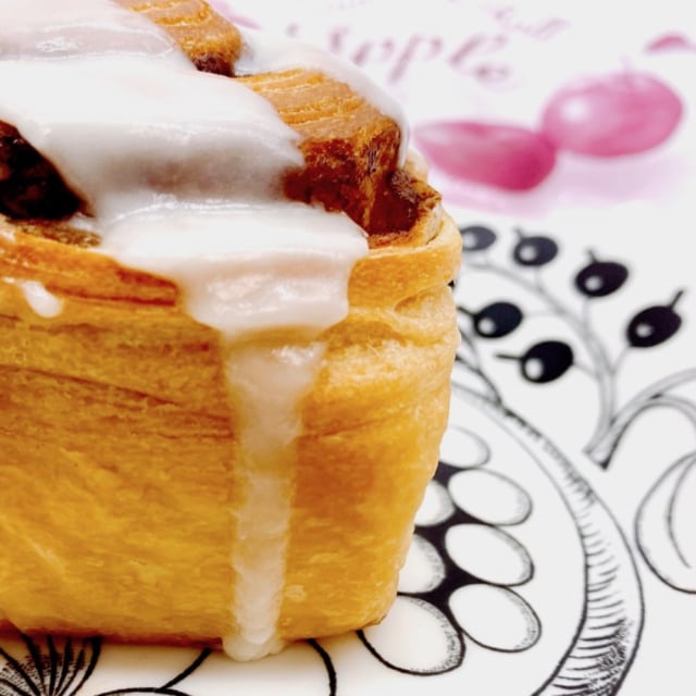 カルディの大人気シナモンロールの季節限定「アップル」が美味しい