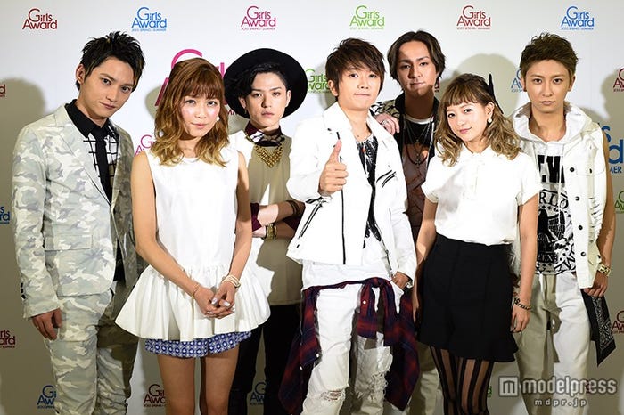 AAA(左から)日高光啓、宇野実彩子、末吉秀太、西島隆弘、浦田直也、伊藤千晃、與真司郎