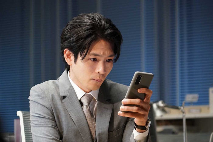 松下洸平「#リモラブ ~普通の恋は邪道~」第6話より(C)日本テレビ