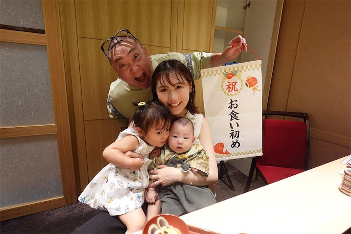 西野未姫、長男・頑馬くんのお食い初めを報告「パパそっくり」「笑顔可愛すぎる」