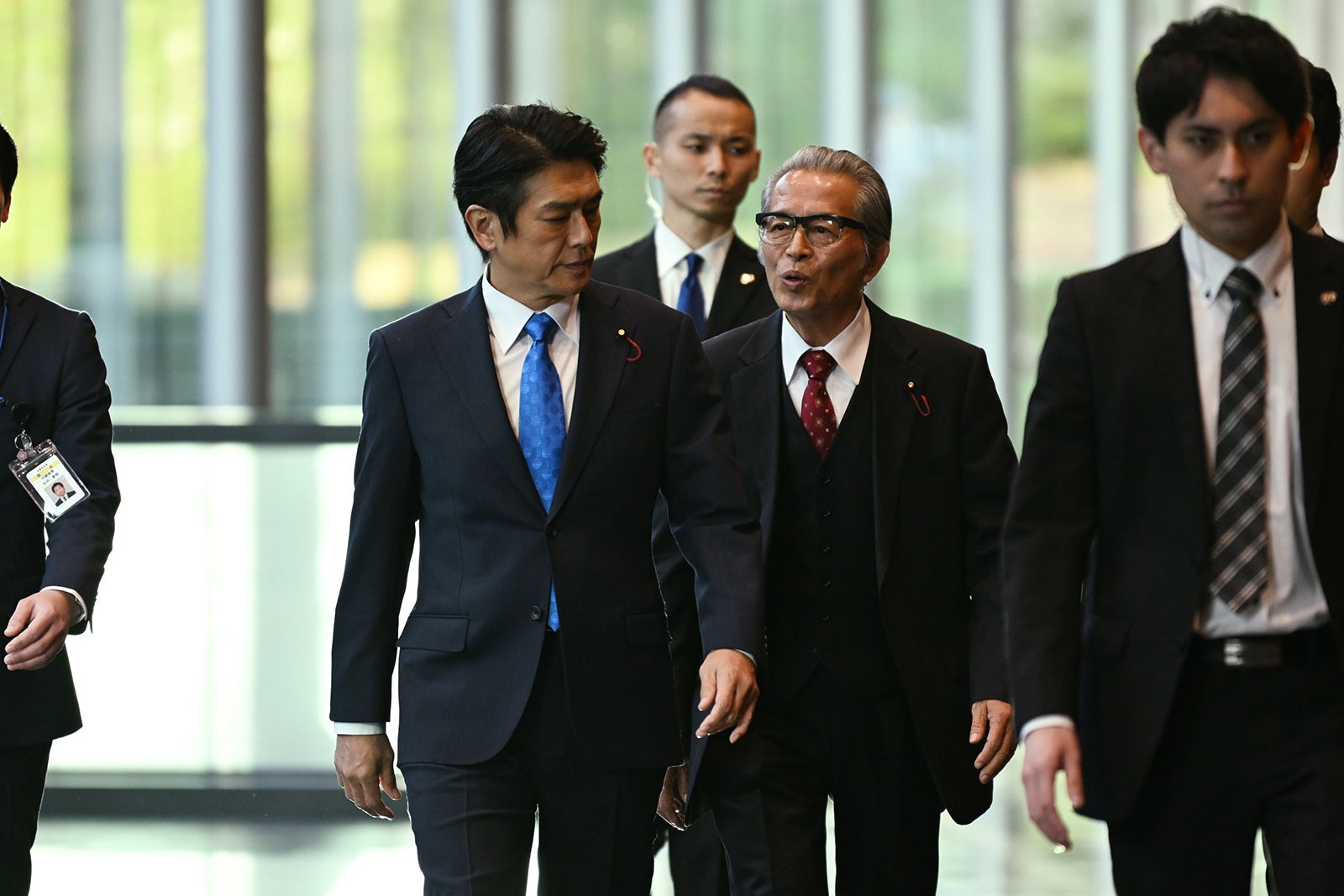 高橋克典、本田博太郎 「罠の戦争」第3話より（C）カンテレ