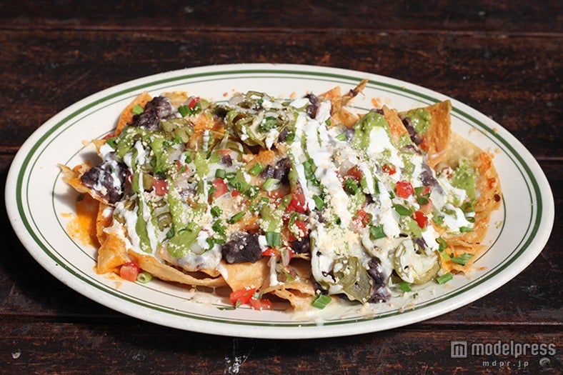 パリっと揚がったトルティーヤと具材の相性がバツグンな「TOSTADA（トスターダ）＄9．5