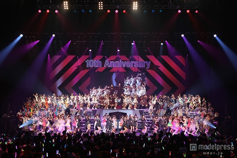 「AKB48リクエストアワーセットリストベスト1035 2015」22日公演より（C）AKS