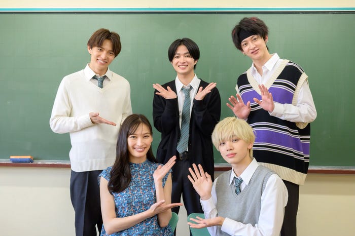 (上段左から)佐藤大樹、曽田陵介、伊藤あさひ(下段左から)大政絢、宮世琉弥(C)TBS