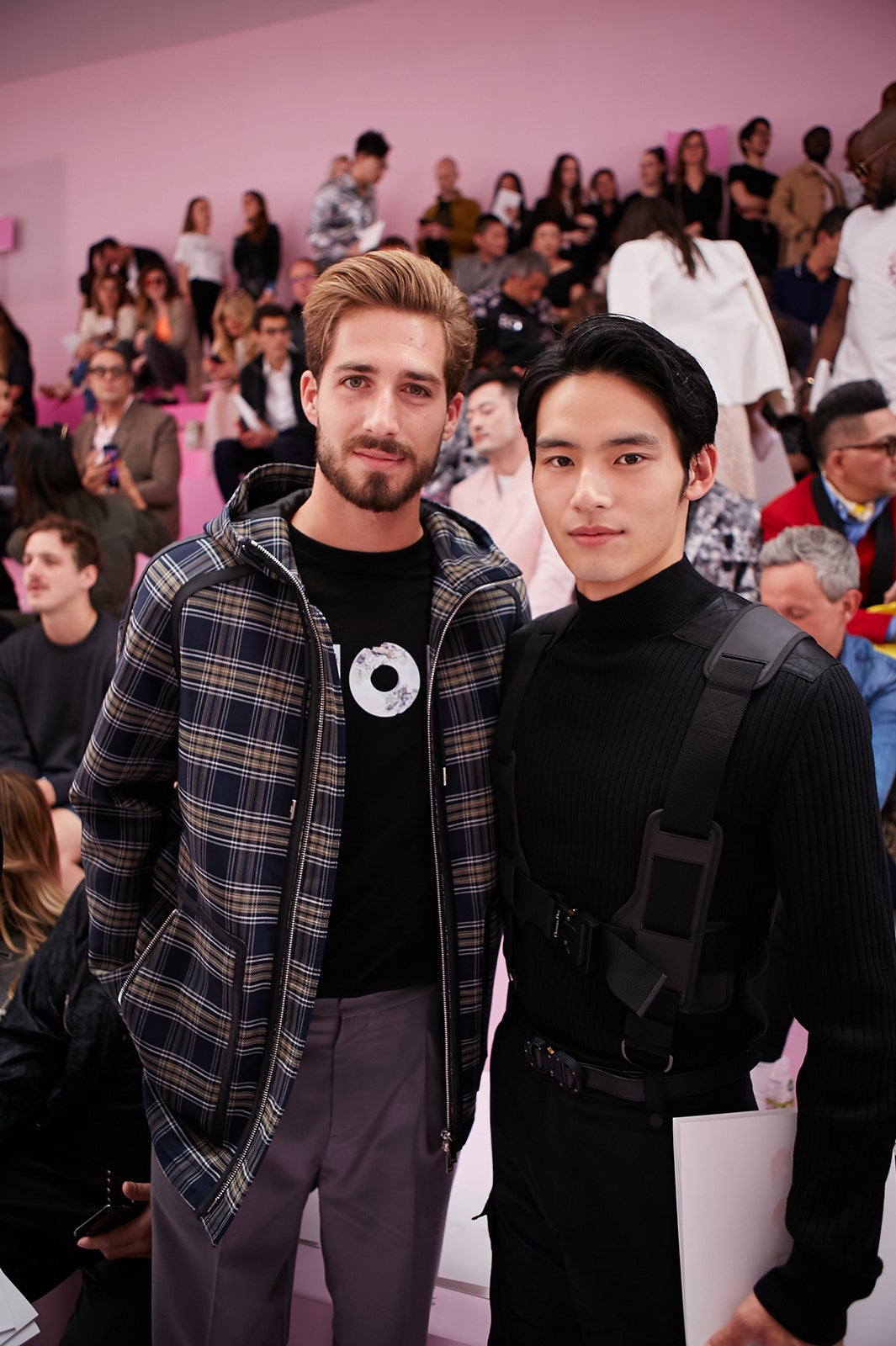 ケヴィン・トラップ、岡田健史（C）Wataru Fukaya