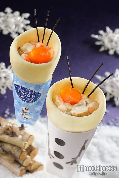 ブレッドコーン(サーモントラウトとベビーホタテのチャウダー)¥500/(C)Disney