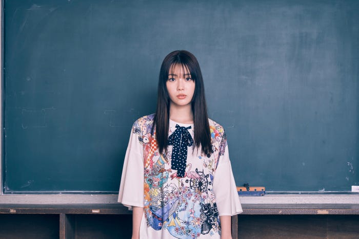 中村里帆(C)「なれの果ての僕ら」製作委員会(C)内海八重/講談社