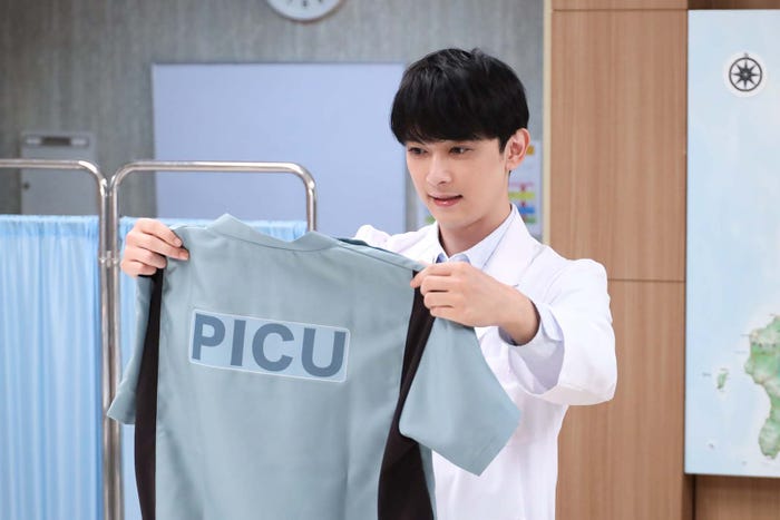 吉沢亮「PICU 小児集中治療室」第1話より(C)フジテレビ