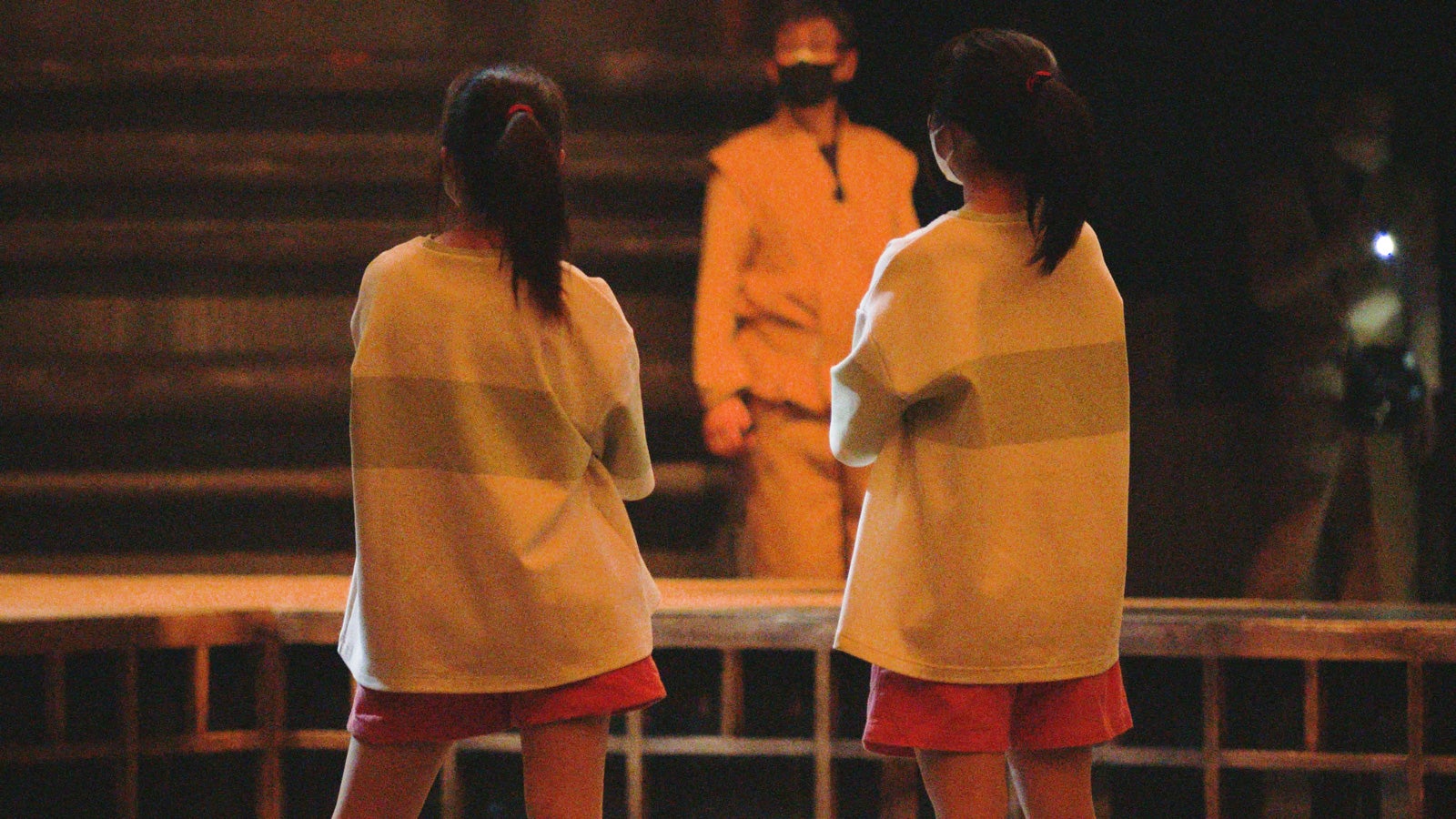 橋本環奈、上白石萌音（C）NHK