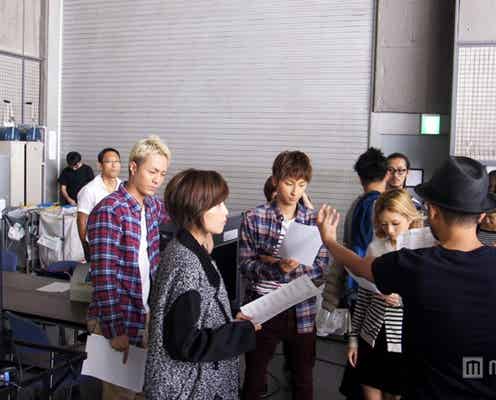AAA、メンバー同士の掛け合いに現場は笑顔 CMメイキングカット解禁