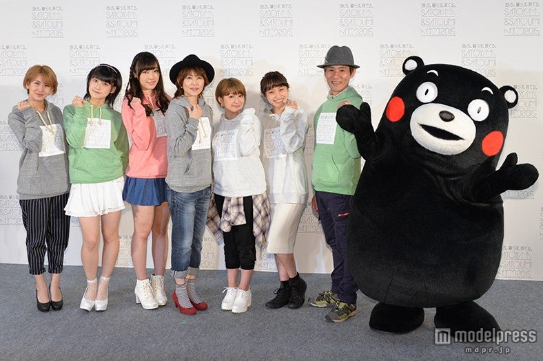 （左から）岡井千聖、嗣永桃子、譜久村聖、渡瀬マキ、矢口真里、高橋愛、まこと、くまもん