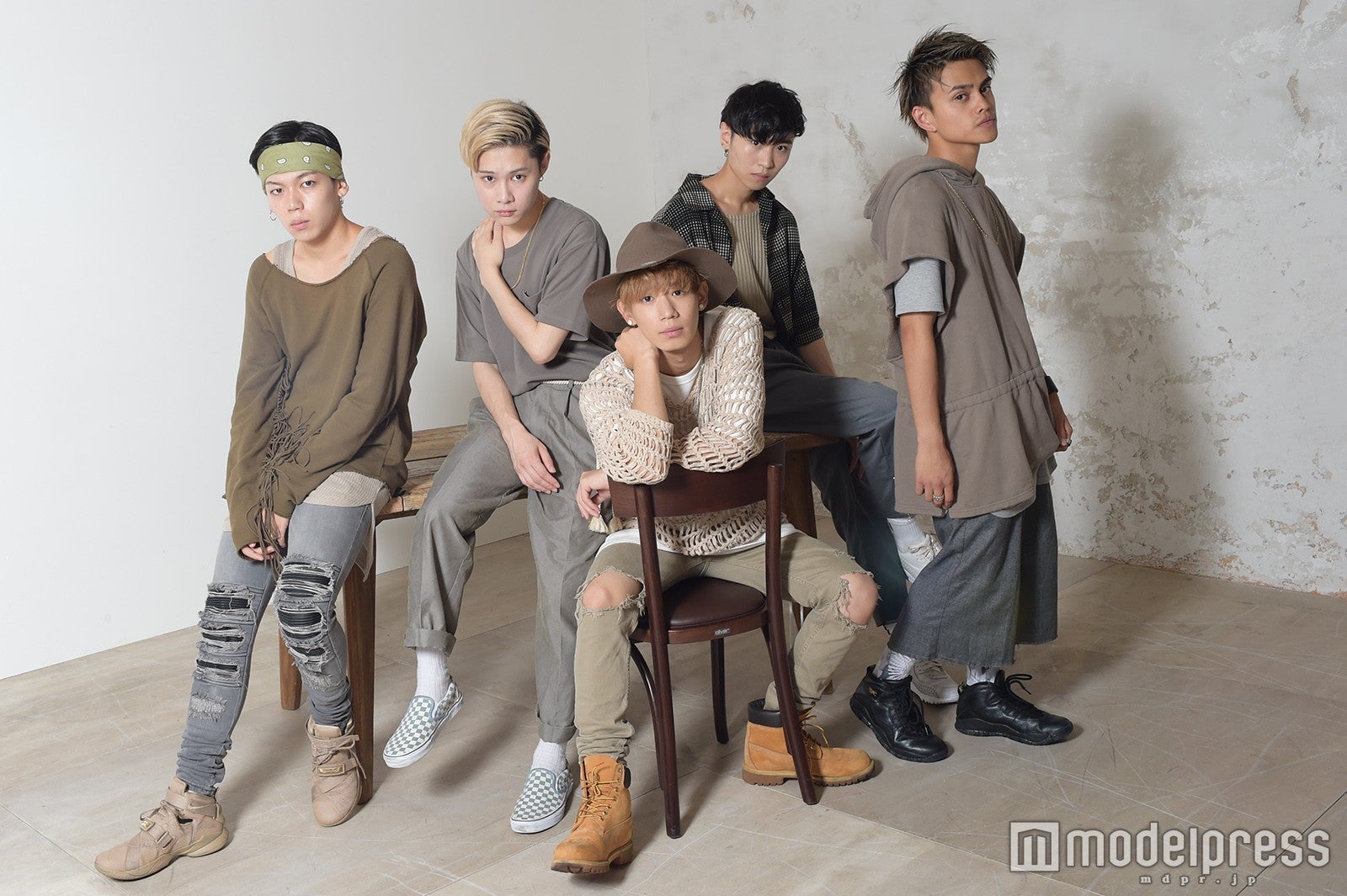 FlowBack（左から）JUDAI、MARK、TATSUKI、MASAHARU、REIJI（C）モデルプレス