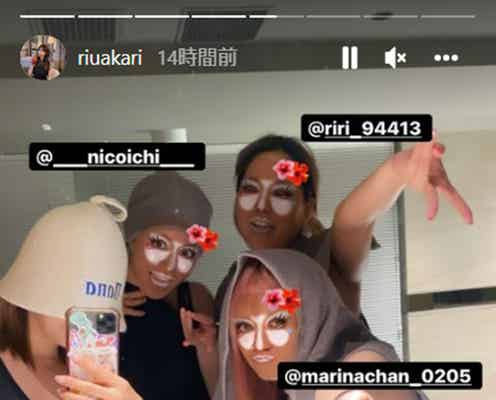 Rちゃん、ヘラヘラ三銃士まりな・さおりん&平成フラミンゴの“ヤマンバギャル”ショット公開「最高すぎる」「偶然に会うなんて素敵」の声