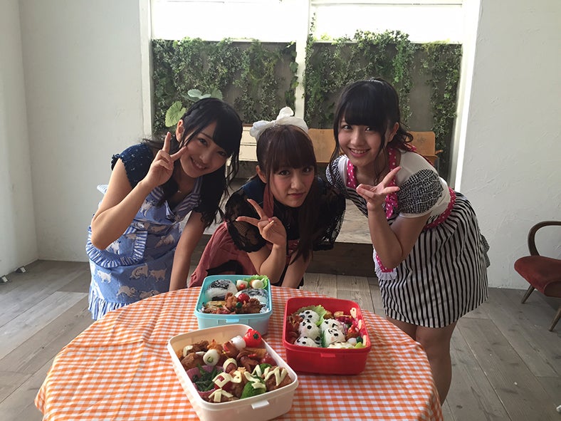 左から：向井地美音、高橋みなみ、大和田南那（C）関西テレビ