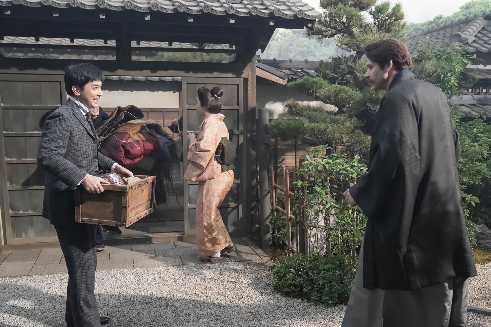 吉沢亮、高石あかり、トミー・バストウ「ばけばけ」第93話（C）NHK