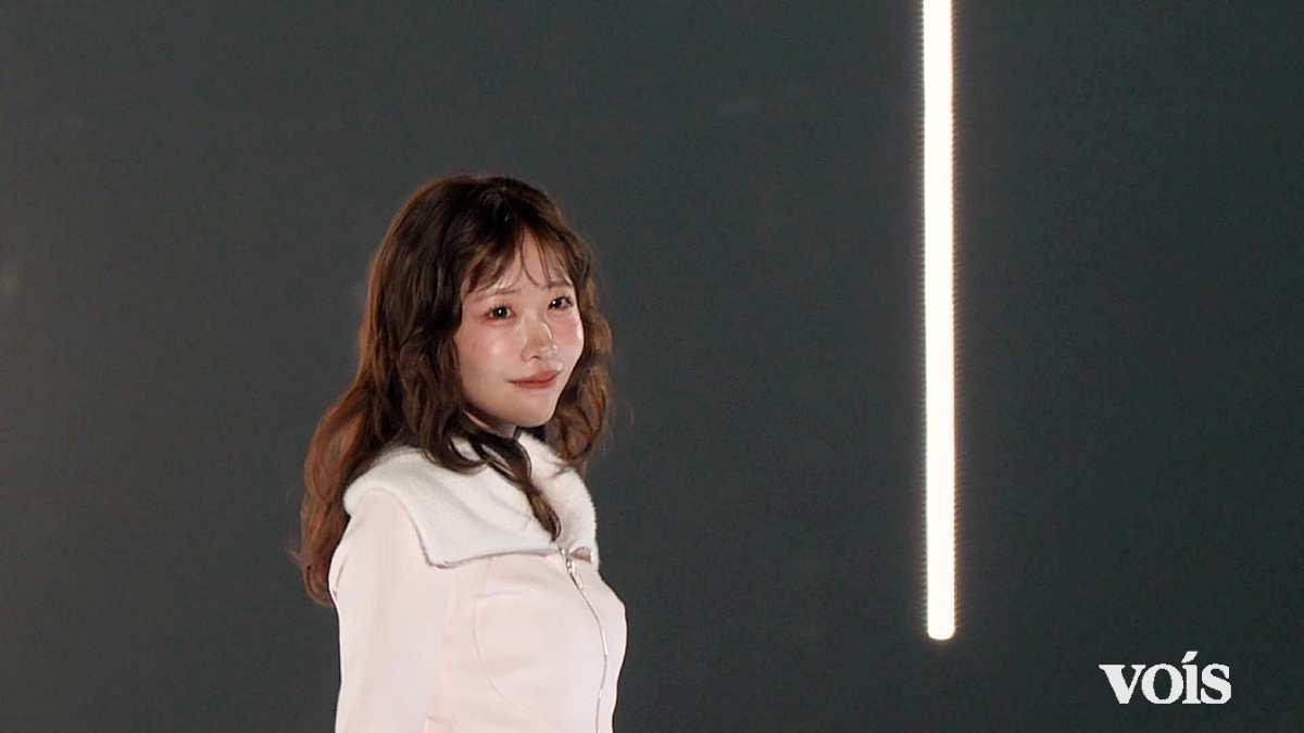FRUITS ZIPPER・櫻井優衣、小國舞羽＆稲垣来泉＆なえなの 大人っぽフェミニンルックで魅了