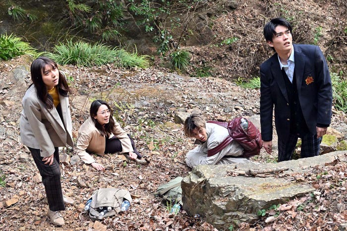 上白石萌歌ら「ペンディングトレイン―8時23分、明日 君と」第2話より(C)TBS