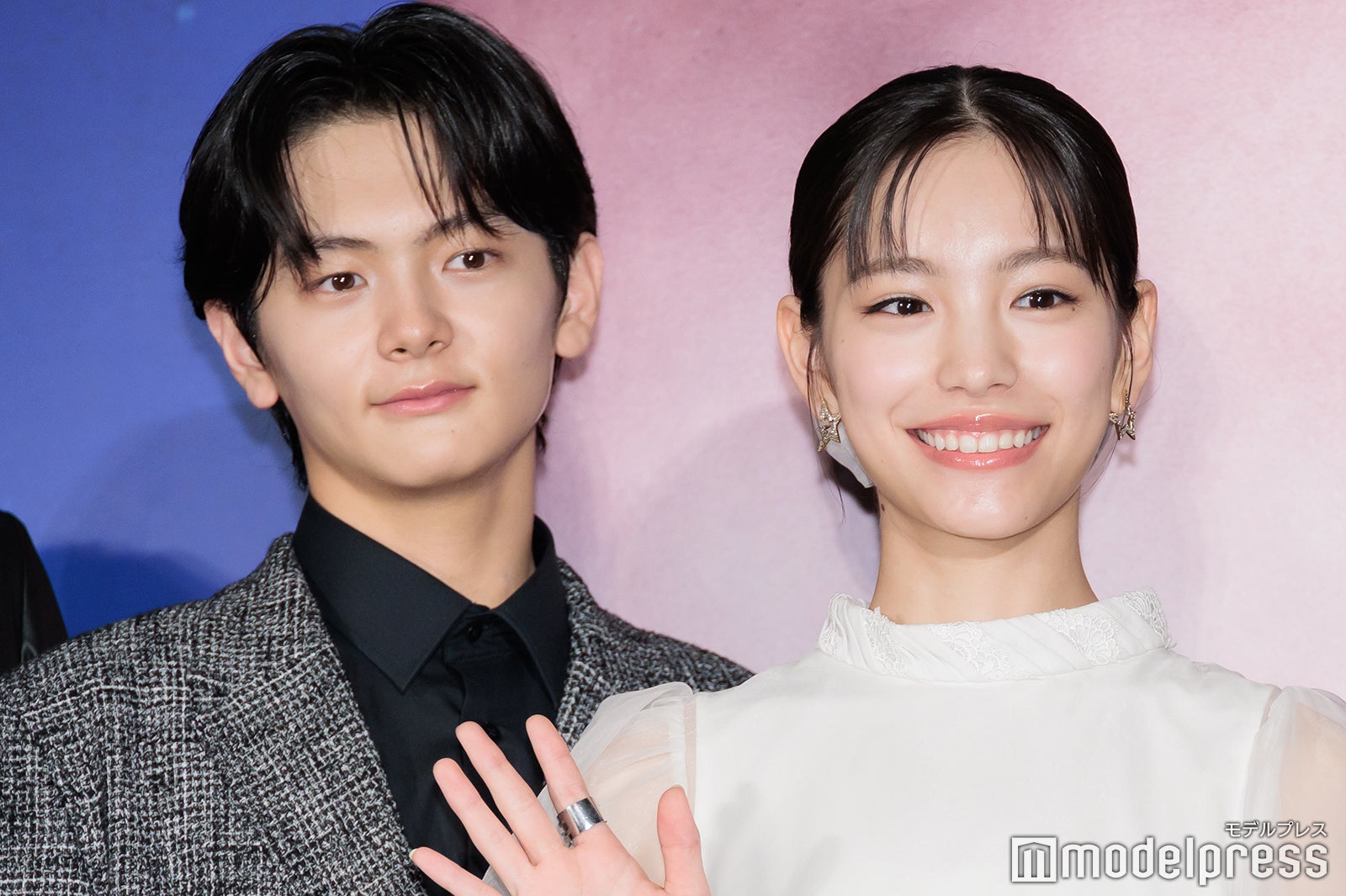 齋藤潤、當真あみ（C）モデルプレス