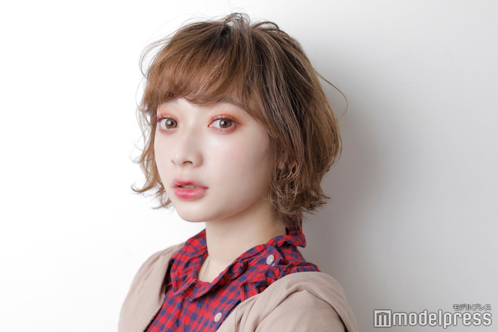 ナチュラルなハーフ顔に（C）モデルプレス