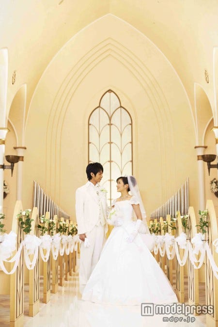 ディズニーで結婚式 憧れのプリンセスに変身 モデルプレス ディズニーで結婚式 憧れのプリンセスに変身 モデルプレス