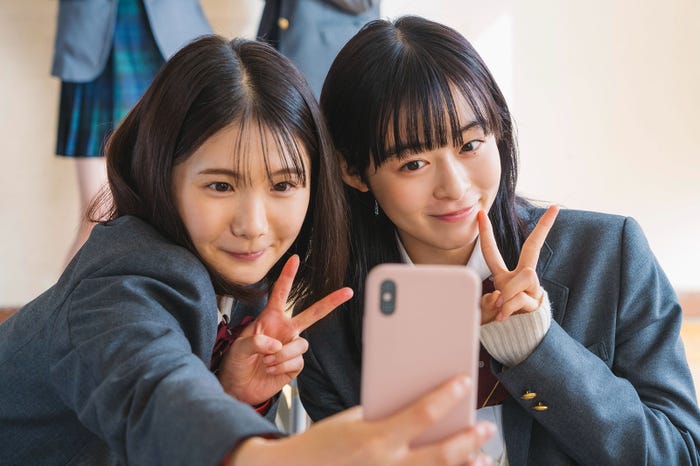 小野花梨、森七菜(C)日本テレビ