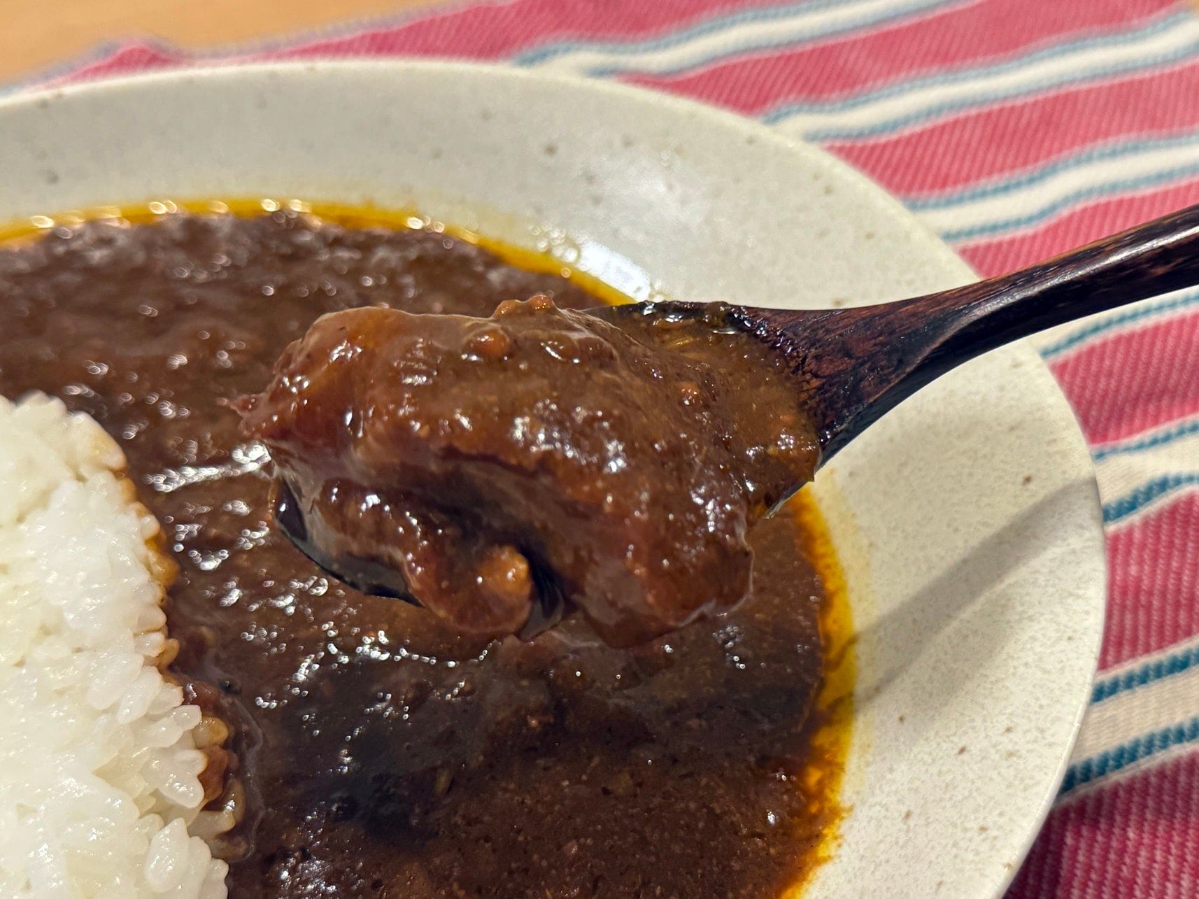 32種類のスパイスと昆布やカツオ節のうまみが調和