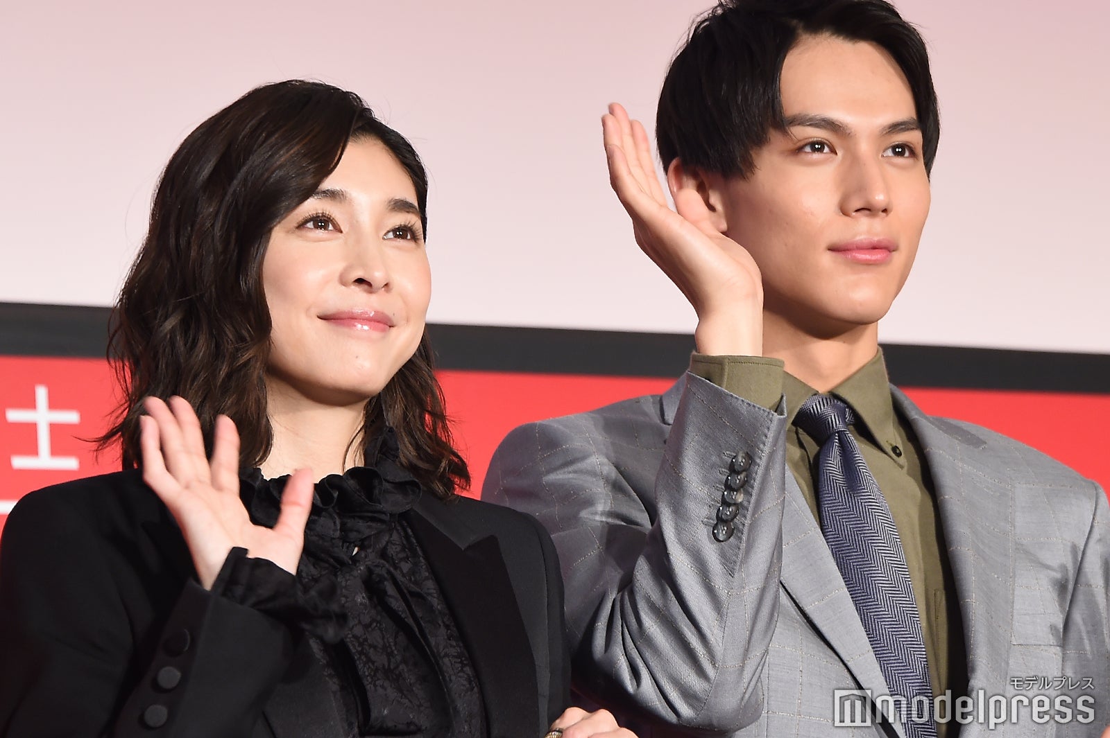 竹内結子、中川大志 （C）モデルプレス