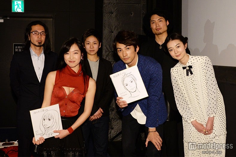 （前列左より）佐々木心音、町田啓太、中村映里子（後列左より）吉田浩太監督、久住翠希、八木将康