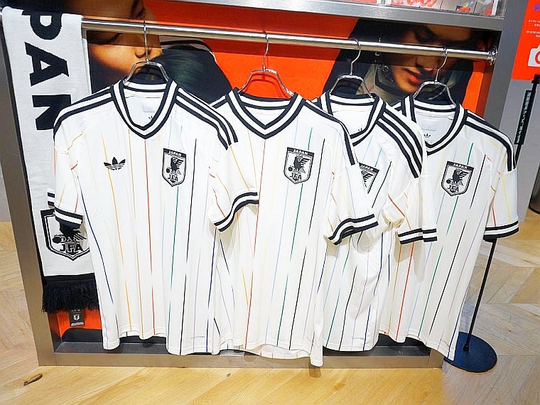 サッカーＷ杯、商戦はすでに開幕 アウェーユニフォームの売り上げが前回比29倍