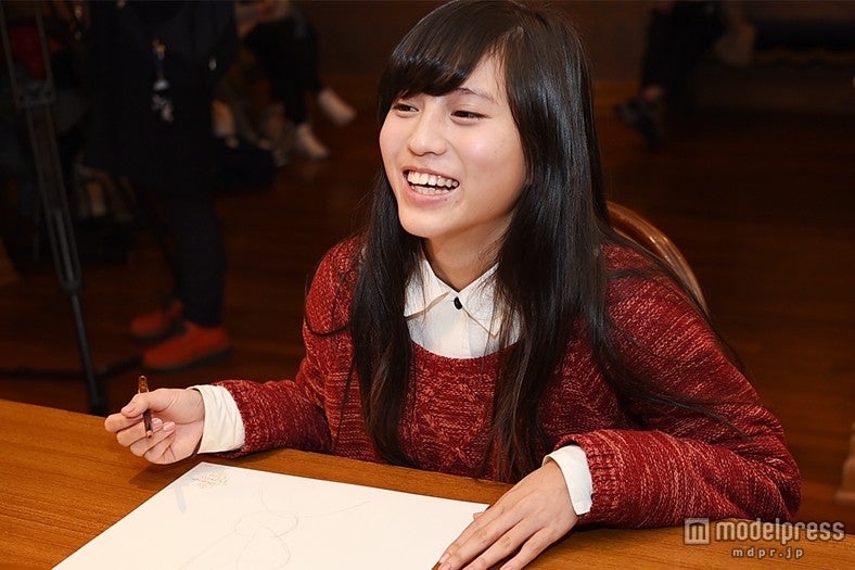 「難しい～」／モデル：矢内美麻理