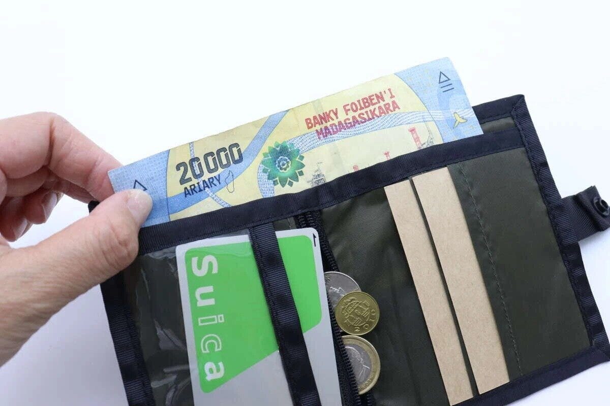 ダイソー　ウォレット　使用例