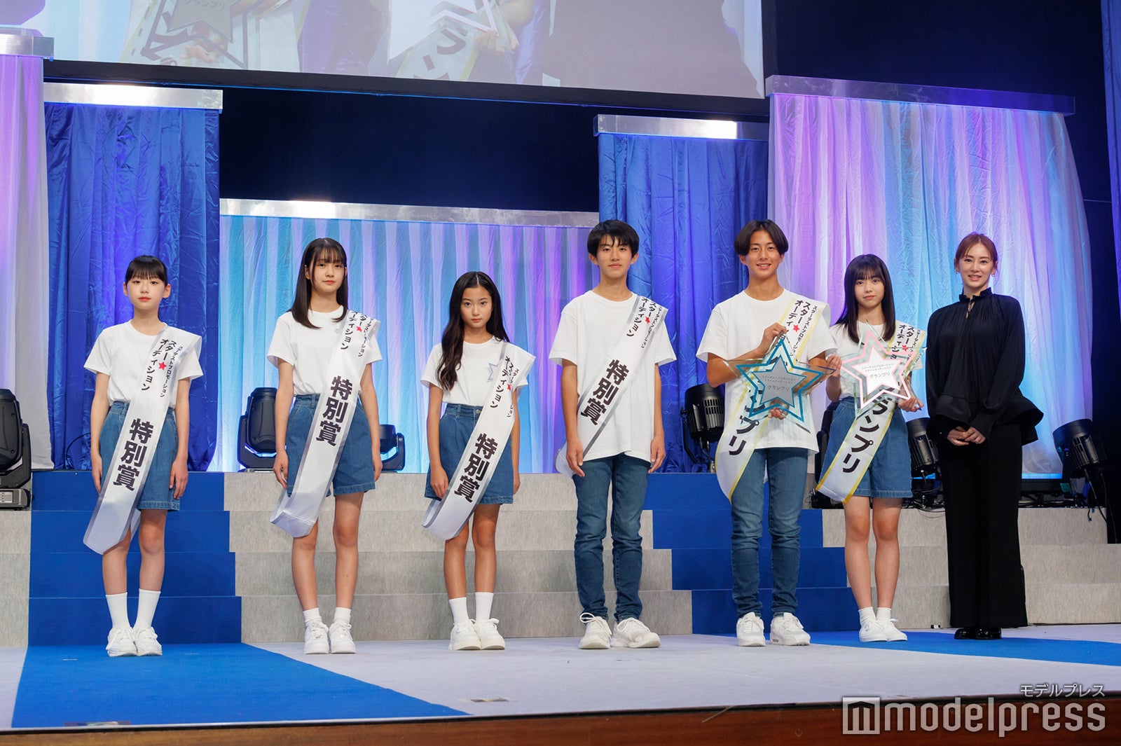 畠桜子さん、里優愛さん、稲垣爾音さん、畑駿平さん、佐藤来未登さん、原田花埜さん、北川景子（C）モデルプレス