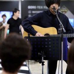 androp、『ISETAN 靴博 2019』にてアコースティックライブを開催