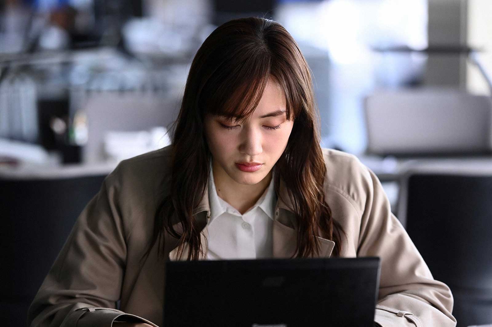 綾瀬はるか「天国と地獄 ～サイコな2人～」第6話より（C）TBS