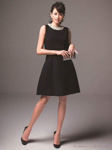 ビジューつきワンピース「JUSGLITTY」33,480円(税込)