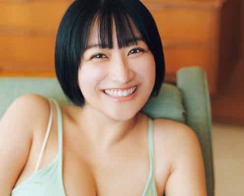榎原依那、豊満バストにうっとり キュートな笑顔はじける