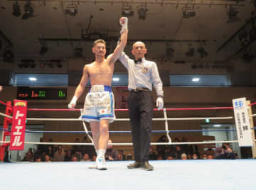 平野岬 圧勝1回TKO 昨年1月の日本タイトル戦で敗北 「どこでも通用するようなボクシングを」