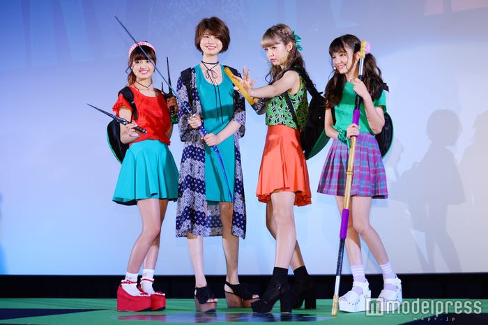 (左から)鶴嶋乃愛、田中若葉、藤田ニコル、東海林クレア(C)モデルプレス