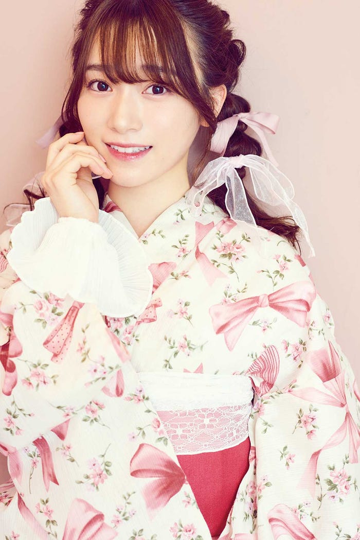守屋麗奈 「LARME」049 Summerより(提供写真)
