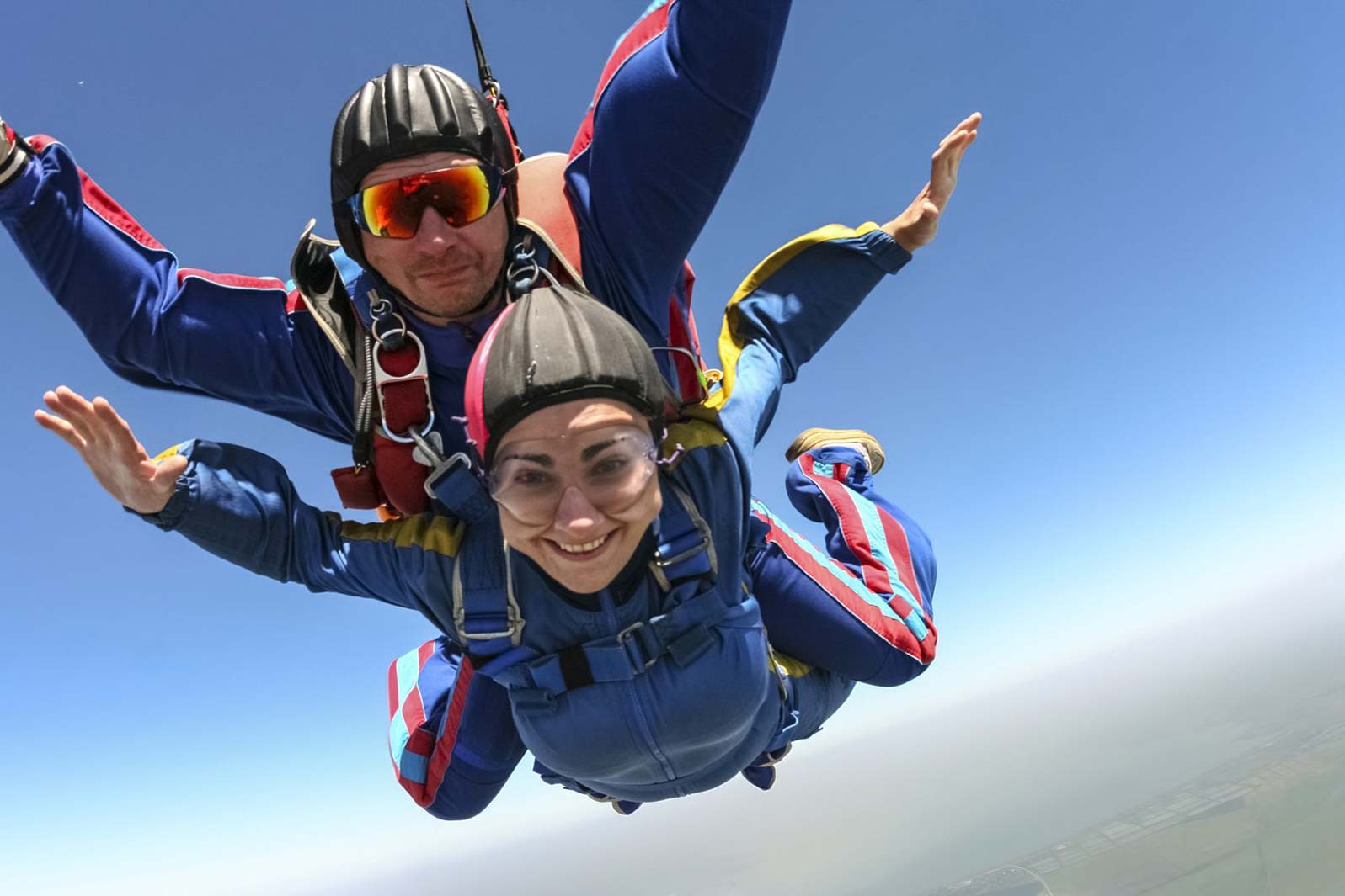 サイパン旅行中だからこそ非日常の体験にチャレンジ（C）Skydive Saipan LLC