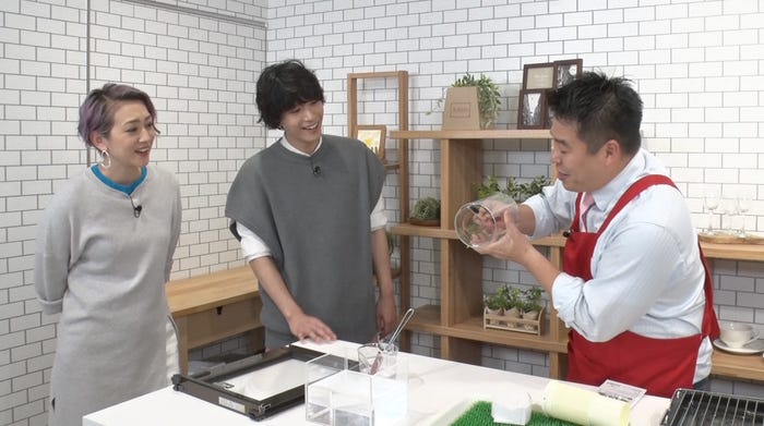 (左)SHELLY、(中央)黒羽麻璃央黒羽麻璃央(C)日本テレビ