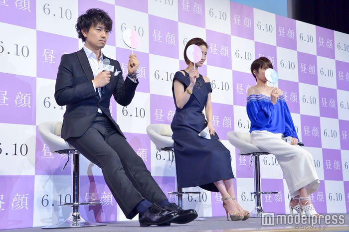 心理テストの様子 (C)モデルプレス