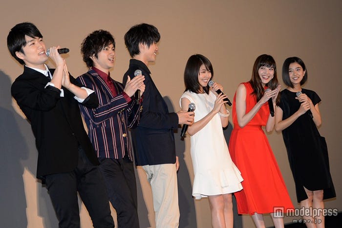 (左から)入江甚儀、山田裕貴、福士蒼汰、有村架純、佐藤ありさ、黒島結菜