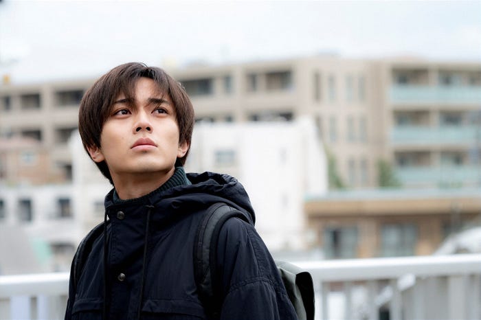 永瀬廉/「夕暮れに、手をつなぐ」第2話より(C)TBS