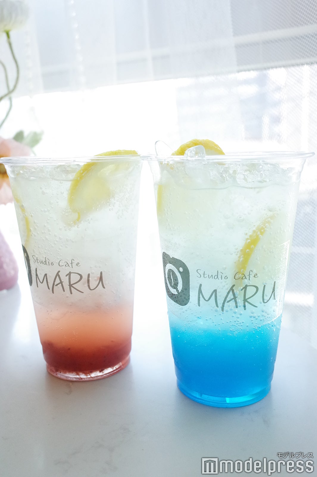 いちごレモンエイド、ブルーレモンエイド各660円（C）モデルプレス