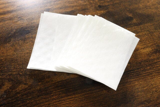 ダイソーのごはんがべたつきにくい！お弁当シートは20枚入り