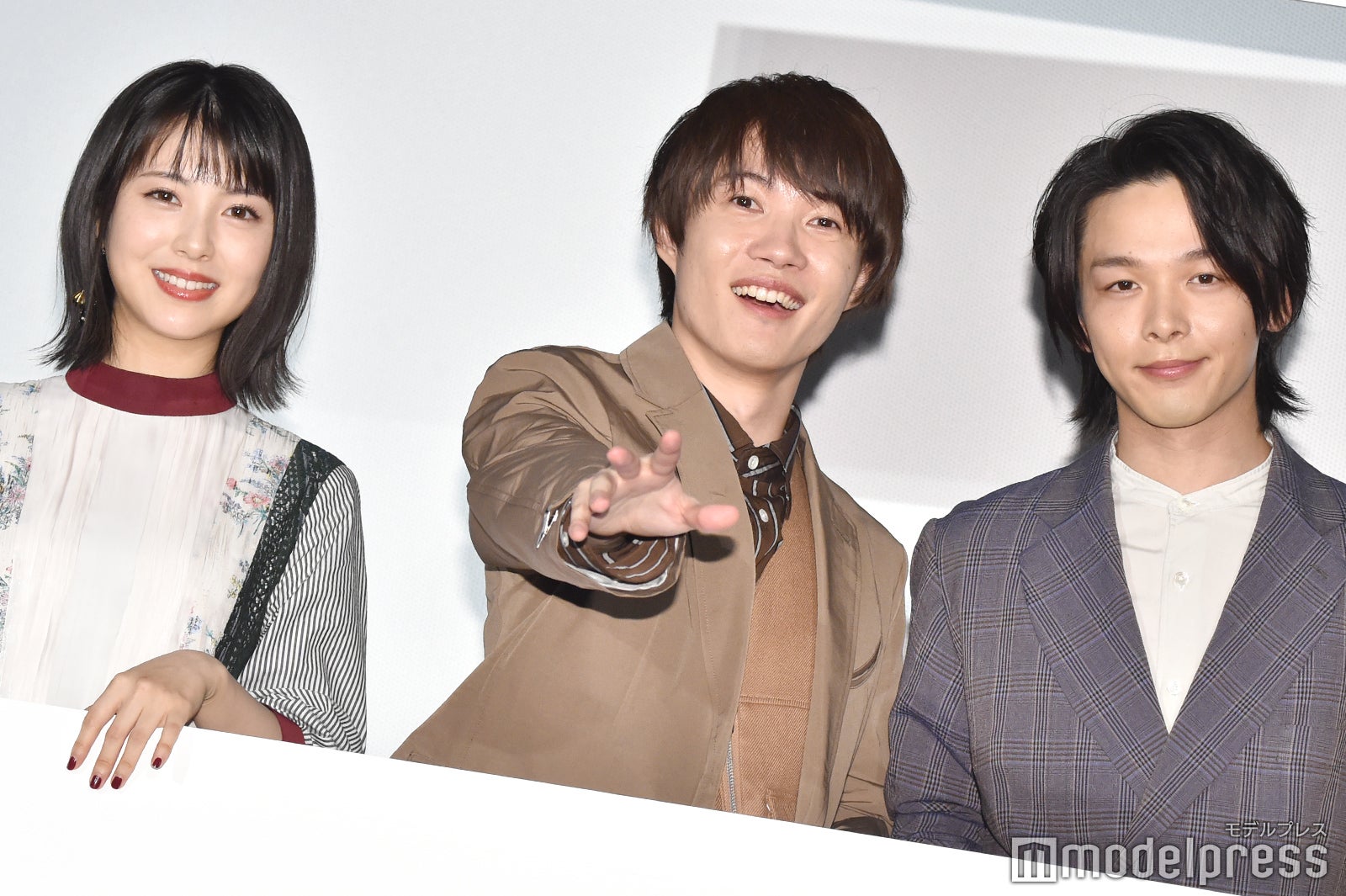 中村倫也、浜辺美波の“べた褒め”に崩れ落ちる＜屍人荘の殺人＞