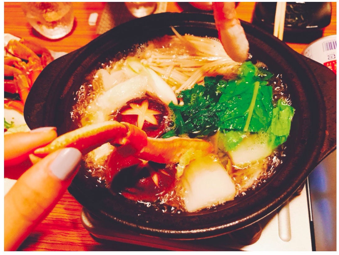 芳根京子が兄と食べた蟹しゃぶ／芳根京子オフィシャルブログより